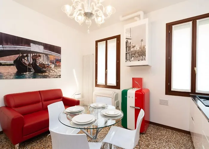 Just Urban Stays - Castello 5067 Boutique