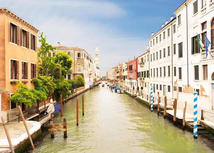 Just Urban Stays - Castello 5067 Boutique